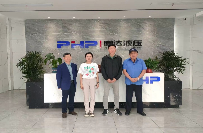 ลูกค้าชาวอินโดนีเซียเยี่ยมชม PHP เพื่อสำรวจโอกาสใหม่สำหรับความร่วมมือด้านสื่อมวลชนของ SMC