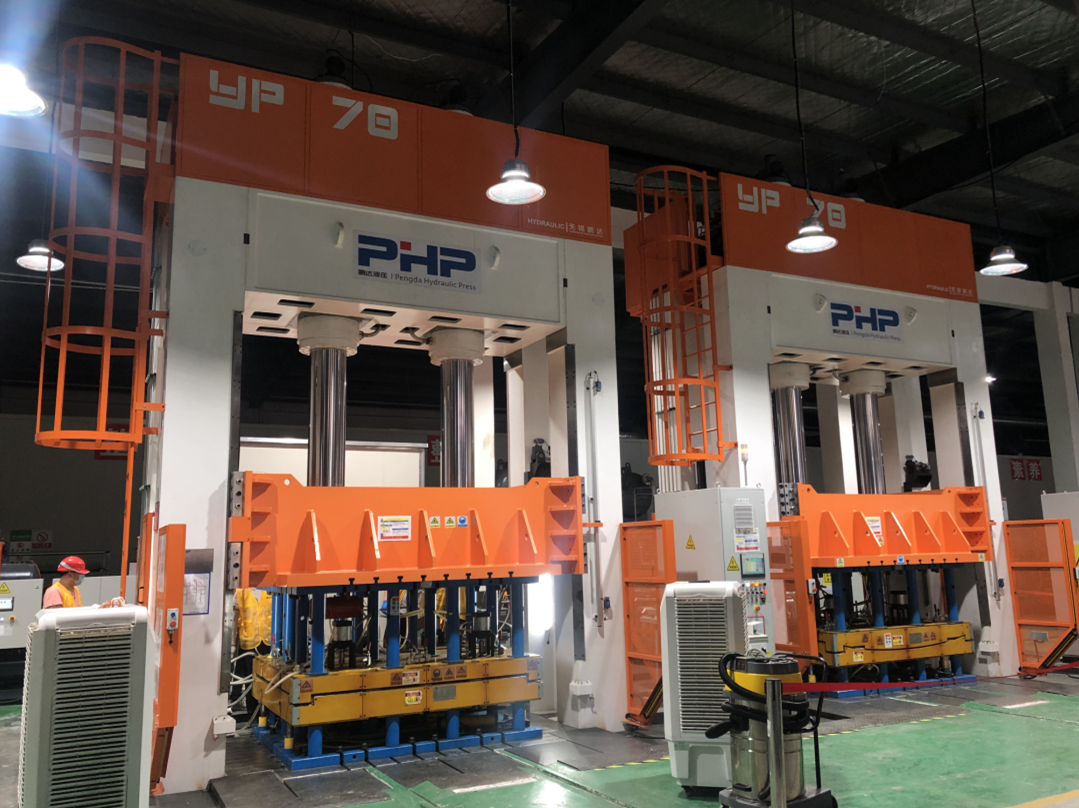 RTM Moulding Press ช่วยเพิ่มประสิทธิภาพการผลิต